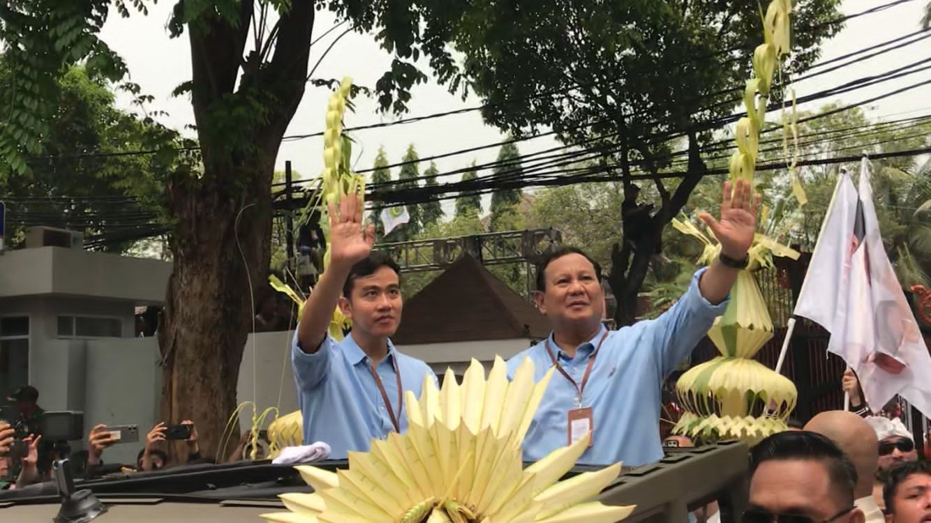 Prabowo-Gibran Daftar Ke KPU, Maung Pindad Ikut Jadi Saksinya