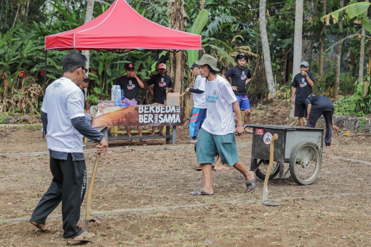 Lapangan Olahraga Serbaguna Dan Perbaikan Jalan Ke Masjid Dari Petebu Disambut Warga Ciamis