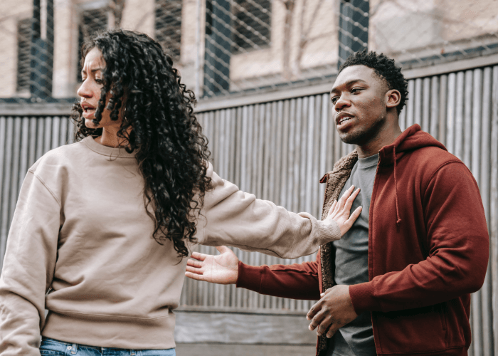 Hindari Perilaku Ini, Bisa Rusak Hubungan! Salah Satunya Selalu Mengungkit Kesalahan