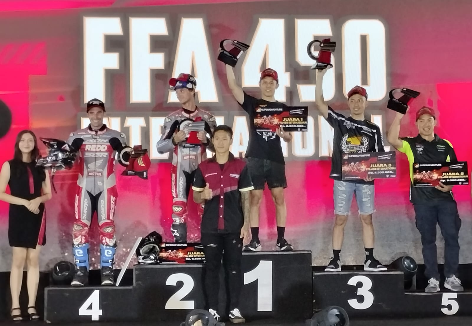 Penampilan Konsisten Antar Farudilla Adam Raih Gelar Juara Umum Supermoto Kerjurnas 2023