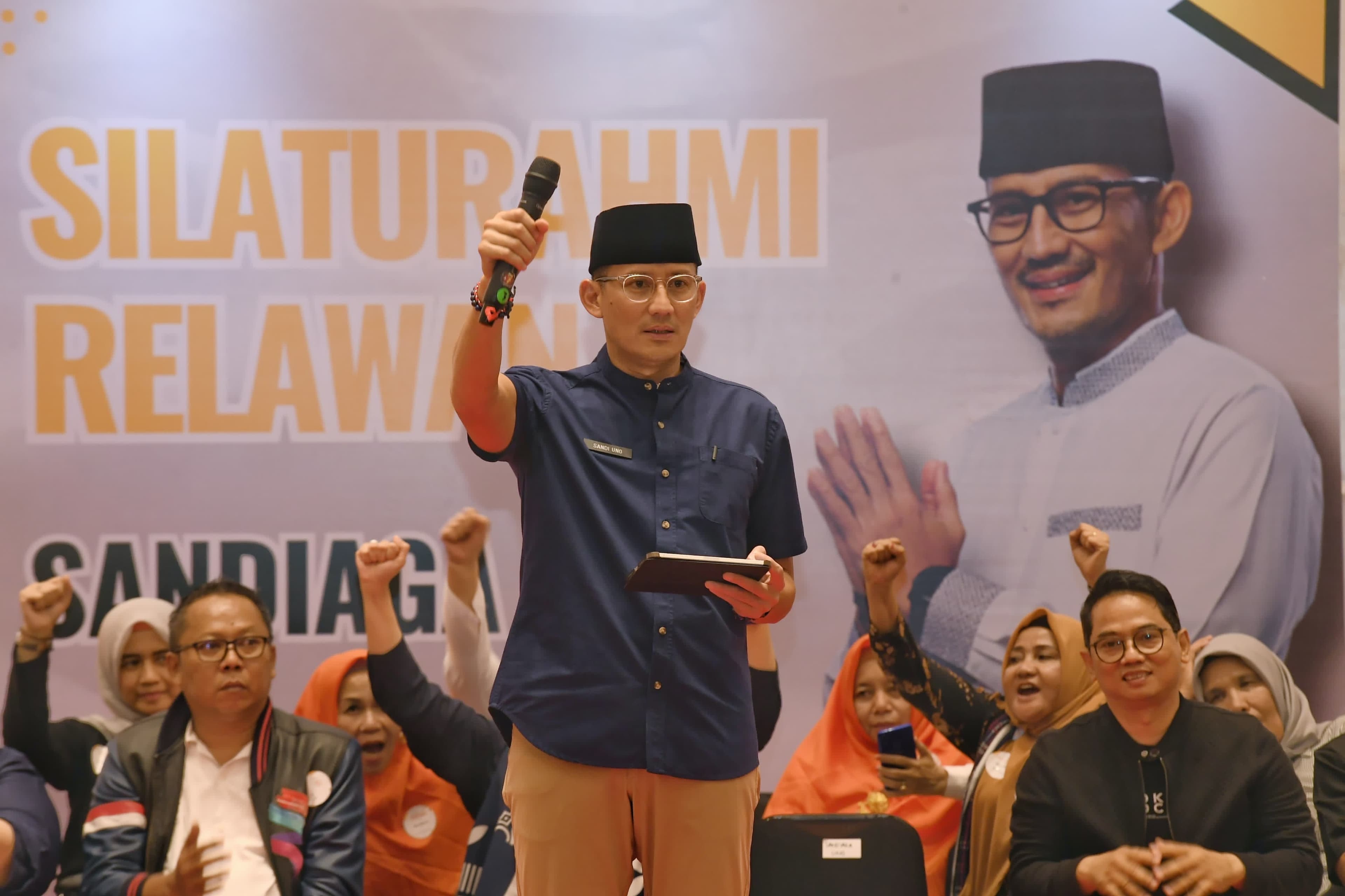 Kukuhkan Relawannya Untuk Dukung Ganjar-Mahfud, Sandiaga: Saya Tampung Aspirasi Kalian Demi Kemajuan Ekonomi