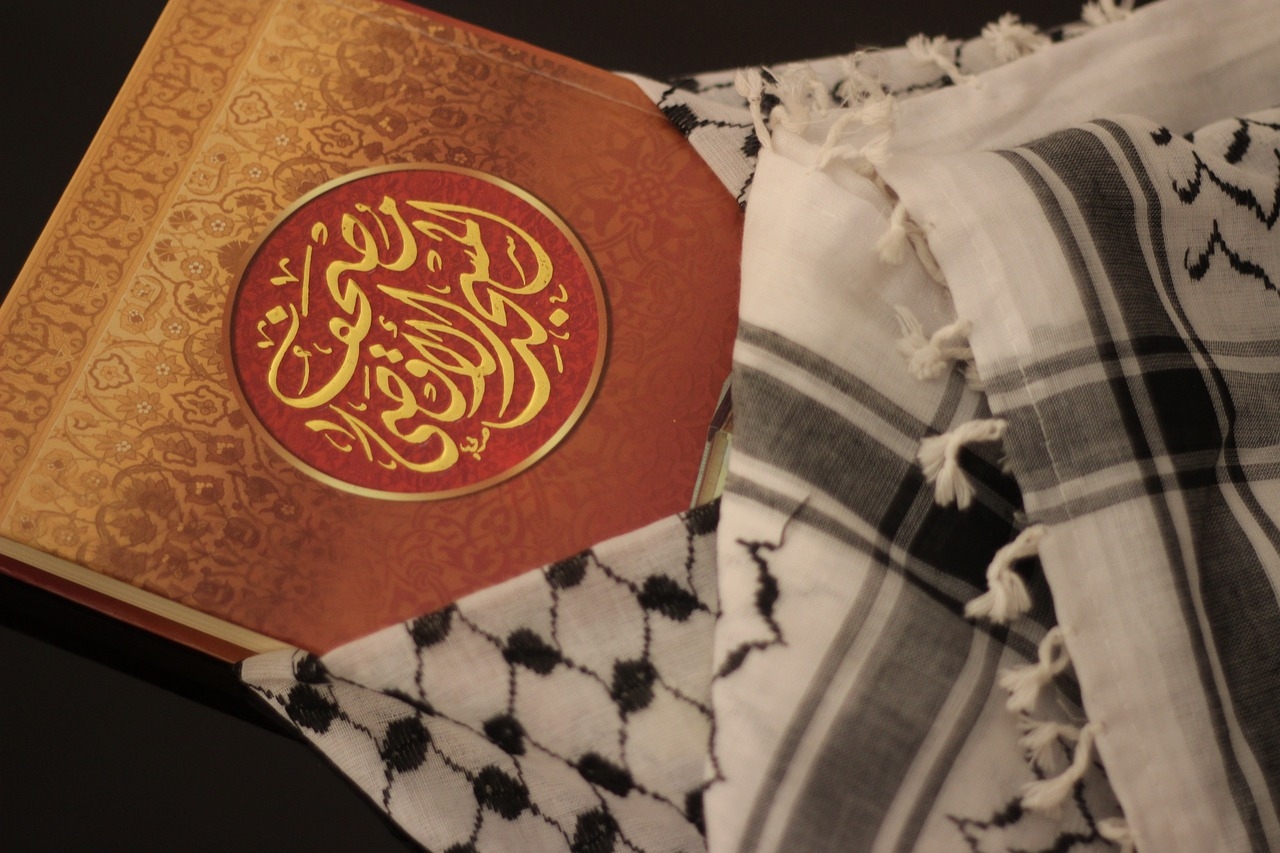 Surah Hud Ayat 16-20, Lengkap Arab, Latin, Terjemah Dan Manfaat Membacanya