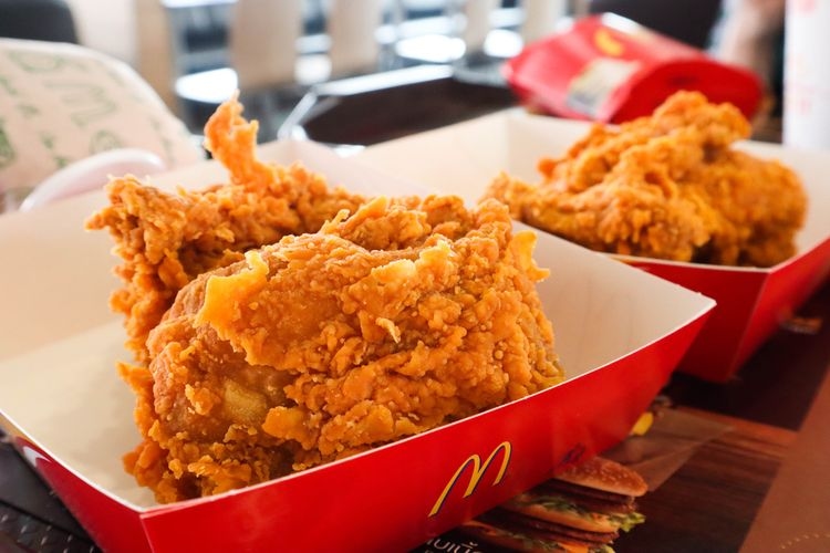Cara Membuat Ayam Goreng Ala McD Di Rumah, Renyah, Gurih Dan Praktis