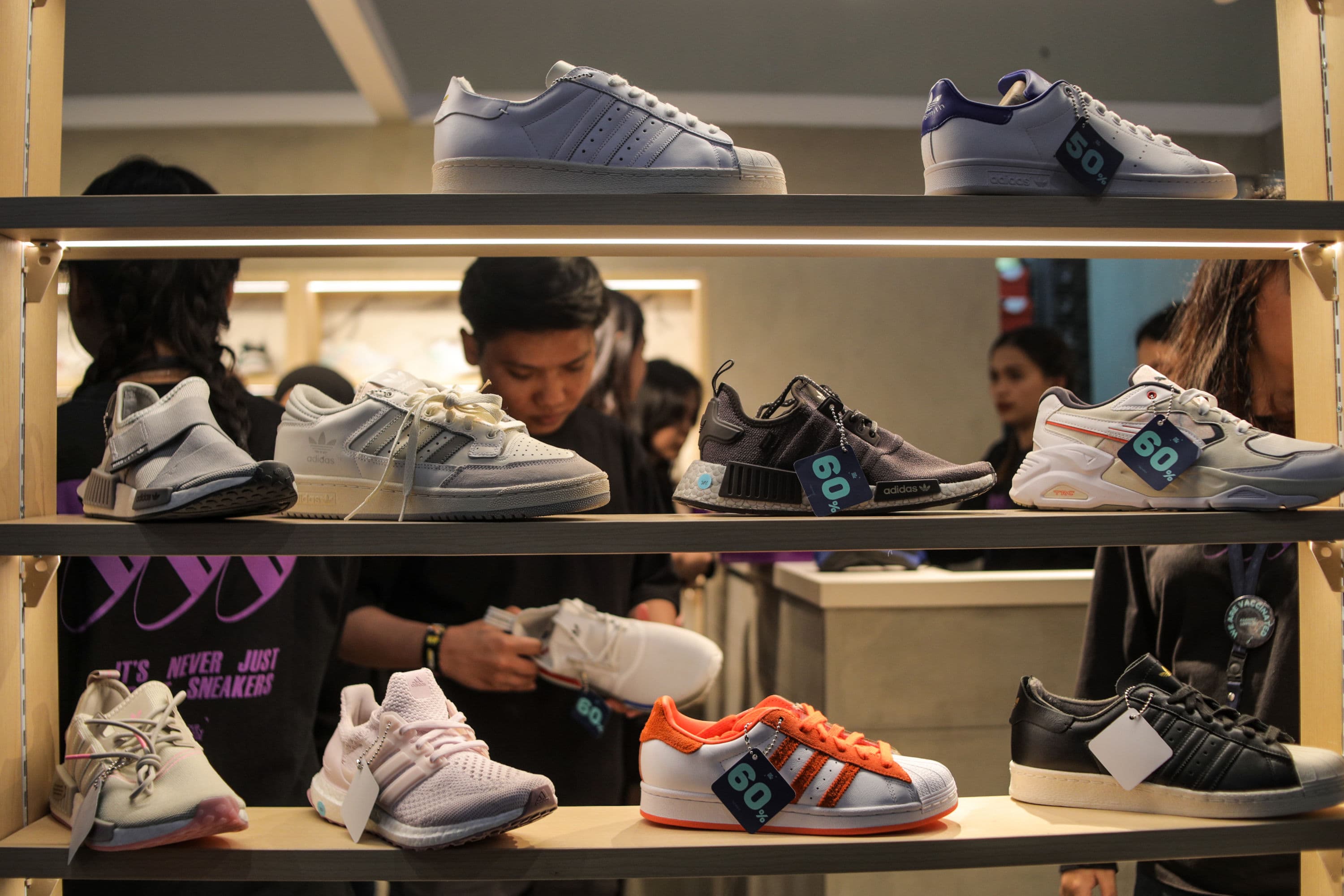 Rekomendasi Produk Pembersih Sepatu: Rawat Sneakers Kesayangan dengan Cinta