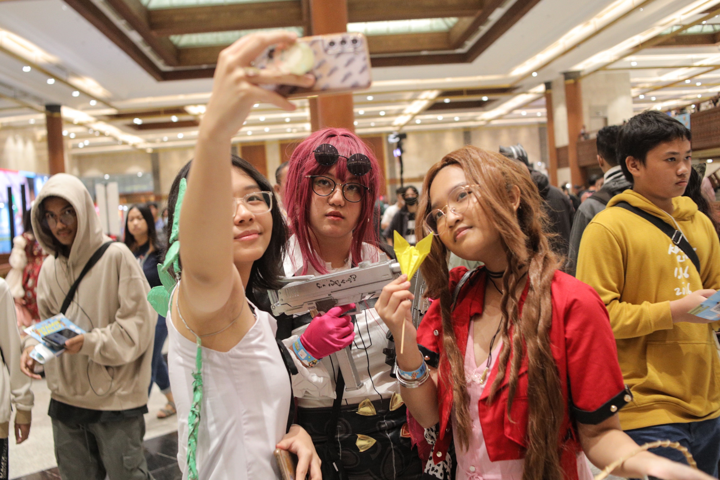 Jelaskan Bagaimana Pemahaman Soal Budaya Tinggi Tidak Bisa Dianggap Lebih Baik Dibanding Budaya Populer, Berikan Contohnya!