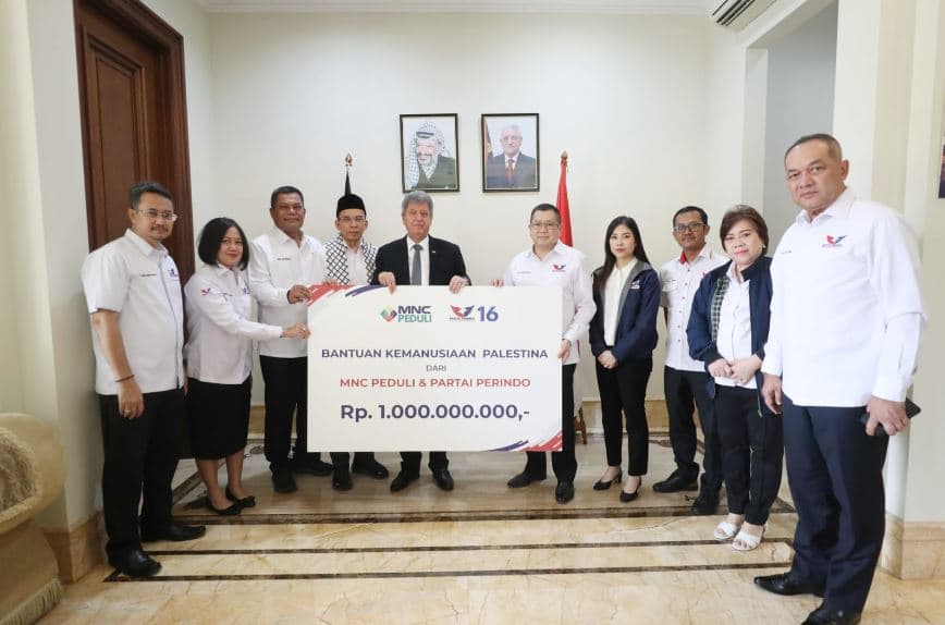 Partai Perindo Beri Bantuan Rp1 M, Dubes Palestina Peluk Hary Tanoe: Terima Kasih Telah Berdiri Bersama Kami