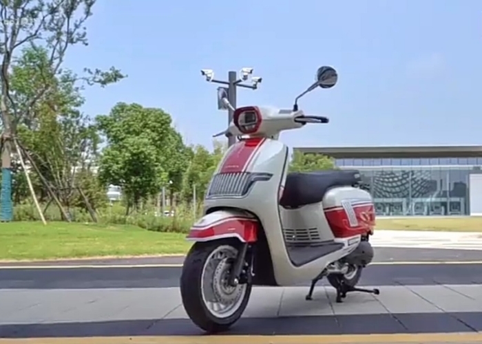 Menilik Spesifikasi Athena Goddes 150, Vespa Matic Versi Lite Berlimpah Fitur, Harga Murah?