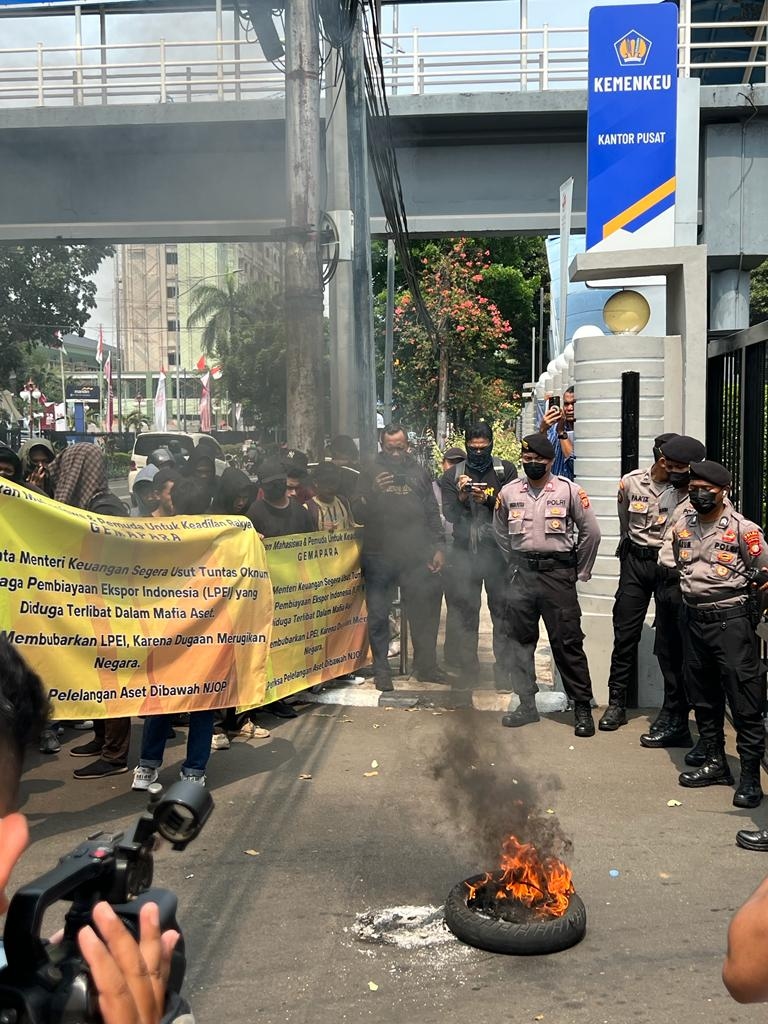 Usut Oknum LPEI, Mahasiswa Tuntut 5 Hal Termasuk Reshuffle Menkeu