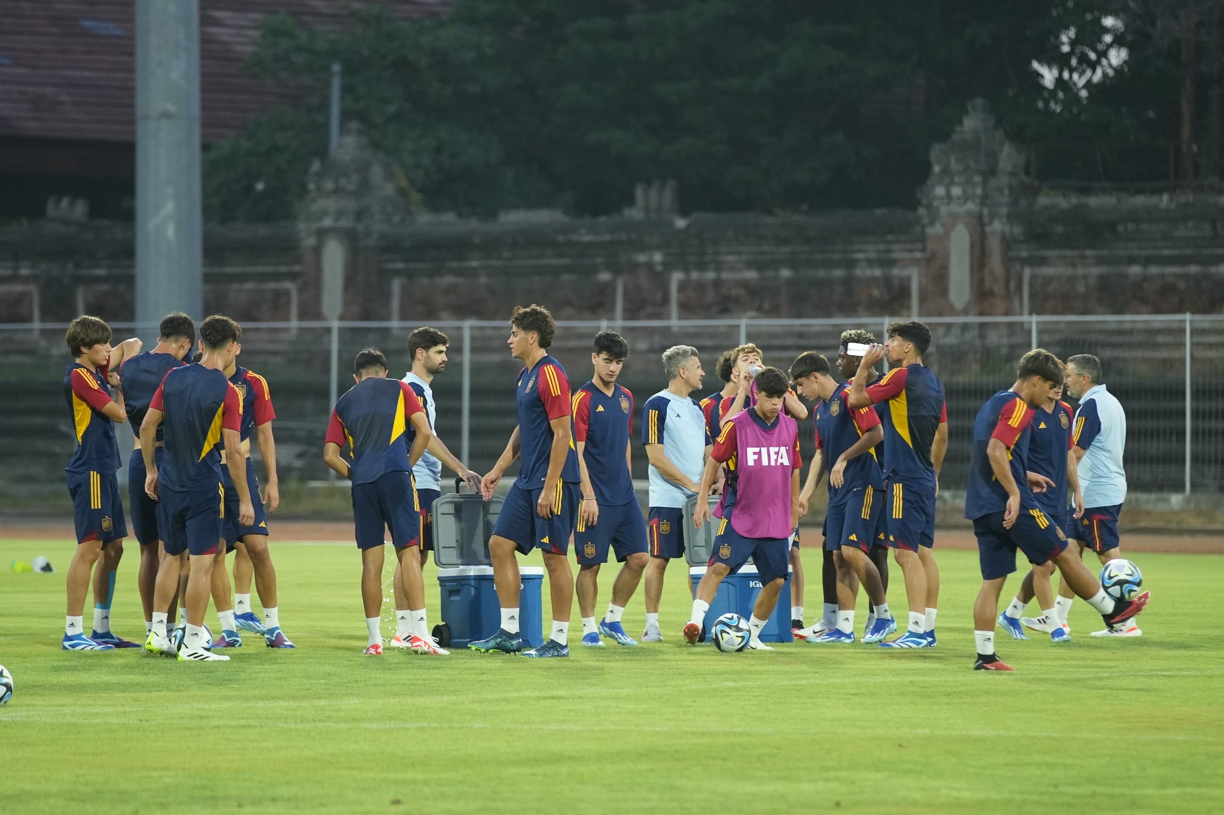 Piala Dunia U-17: Setelah Sepekan Adaptasi Cuaca Di Bali, Spanyol Latihan Perdana Di Karanganyar