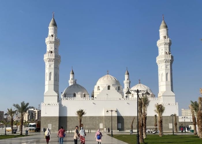 5 Masjid Bersejarah yang Wajib Dikunjungi di Madinah Saat Ibadah Haji
