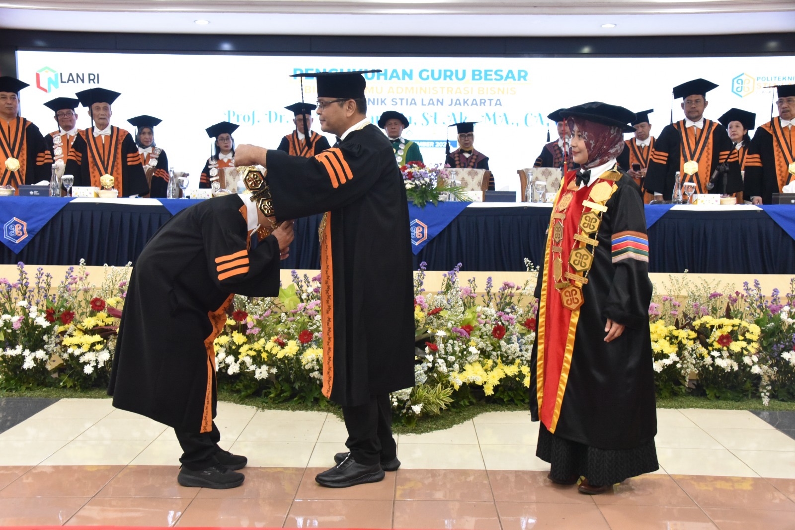 Perkuat Transformasi Organisasi, Guru Besar Bidang Ilmu Administrasi Bisnis Politeknik STIA LAN Jakarta Dikukuhkan