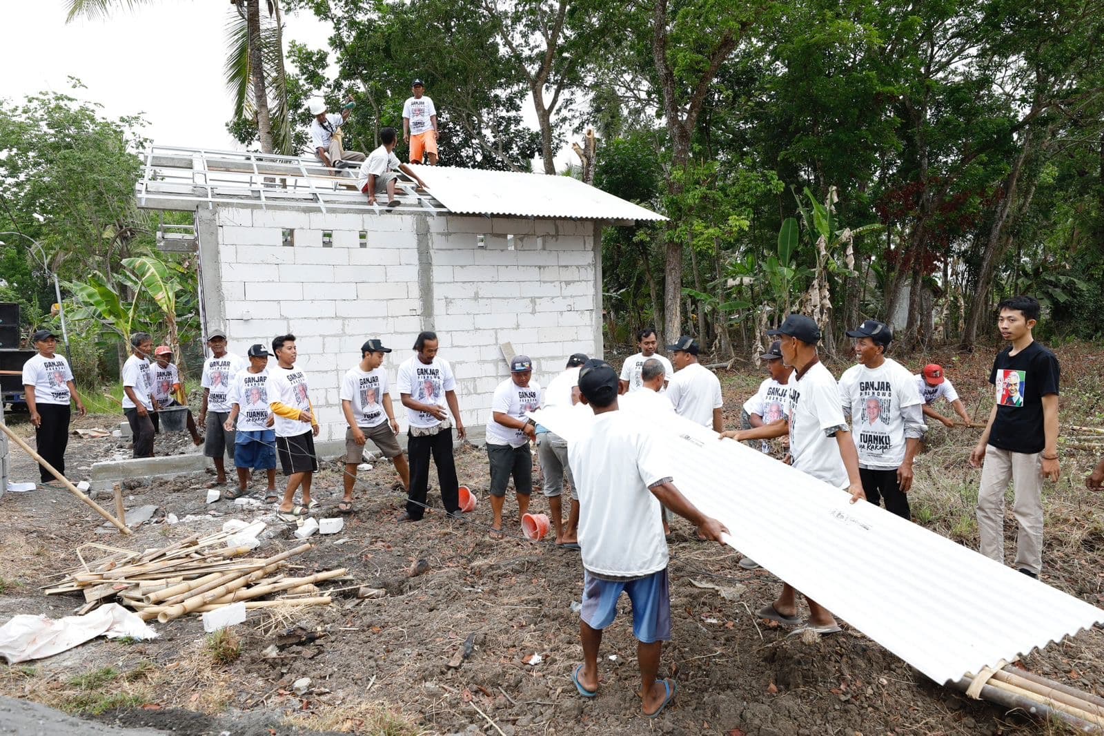 Bangkitkan Semangat Gotong Royong, Pena Mas Dirikan Rumah Gerabah Bersama Warga Purworejo