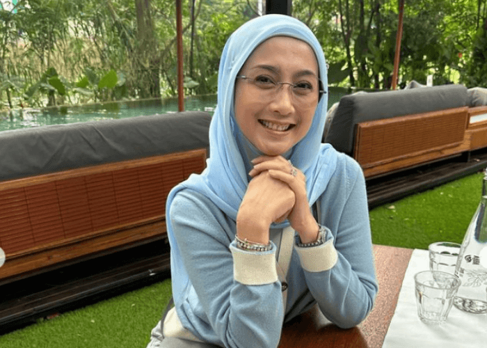 Ini Lirik Dan Chord Lagu Tenda Biru - Desy Ratnasari, Terhits Di Era 90an