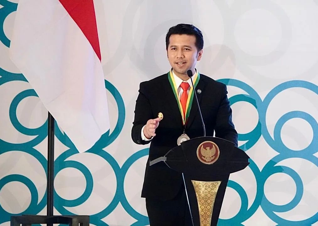 Profil Emil Dardak Profesor Di Usia Muda? Kebanting Sama Pesona Gibran?