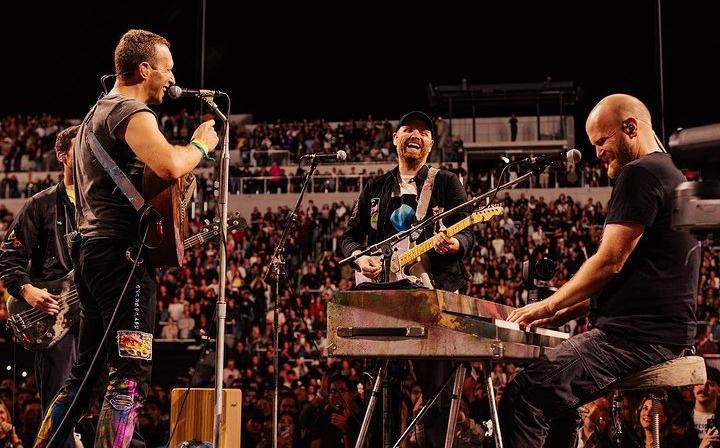 5 Sisi Gelap Konser Coldplay Di Jakarta, Mulai Dari Gate Jebol Hingga Penipuan Tiket Senilai Rp15 Miliar