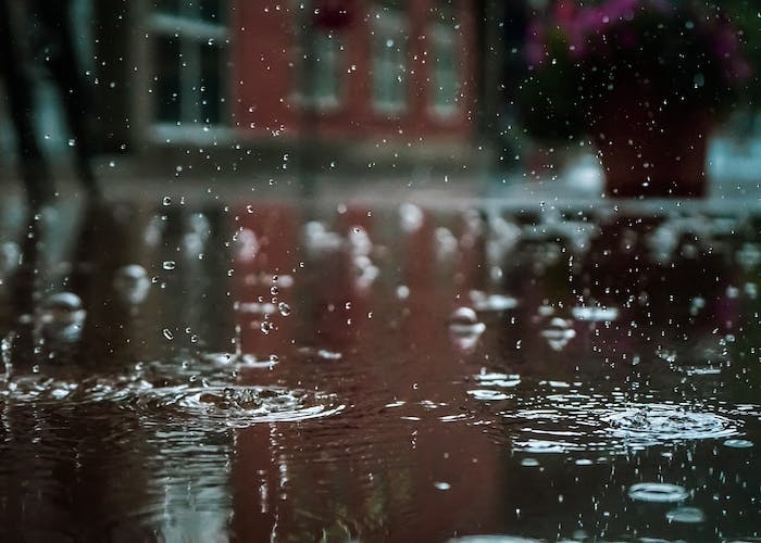 Jangan Takut, Doa Ketika Hujan Deras Disertai Petir Serta Angin Kencang