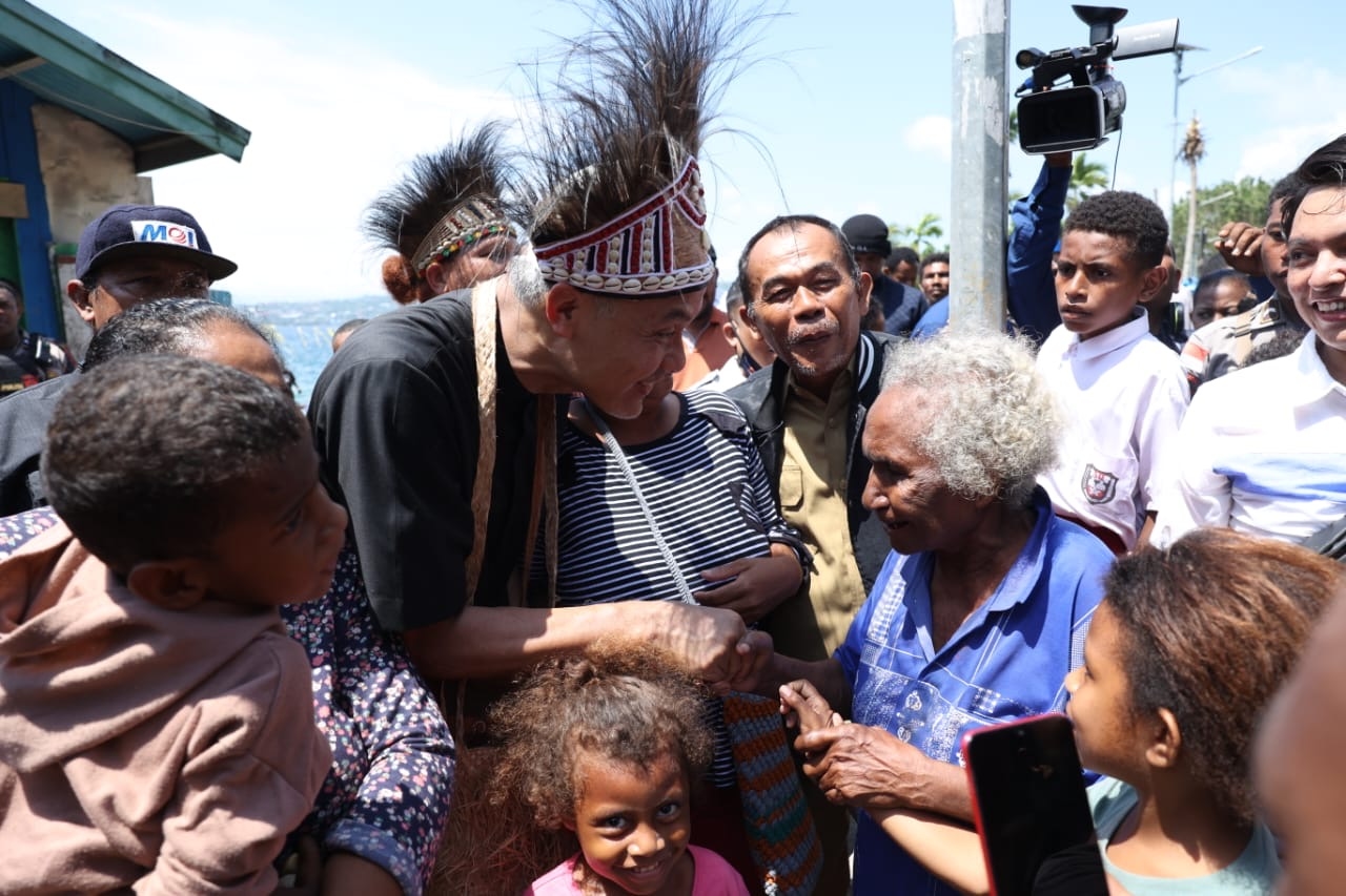 Ganjar Kunjungi Pulau Mansinam, Tempat Injil Pertama Kali Masuk Ke Tanah Papua