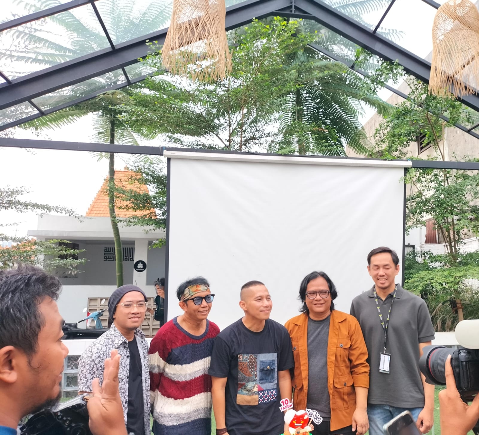 10 Tahun Lagu Terlatih Patah Hati, The Rain Rilis Versi Akustik