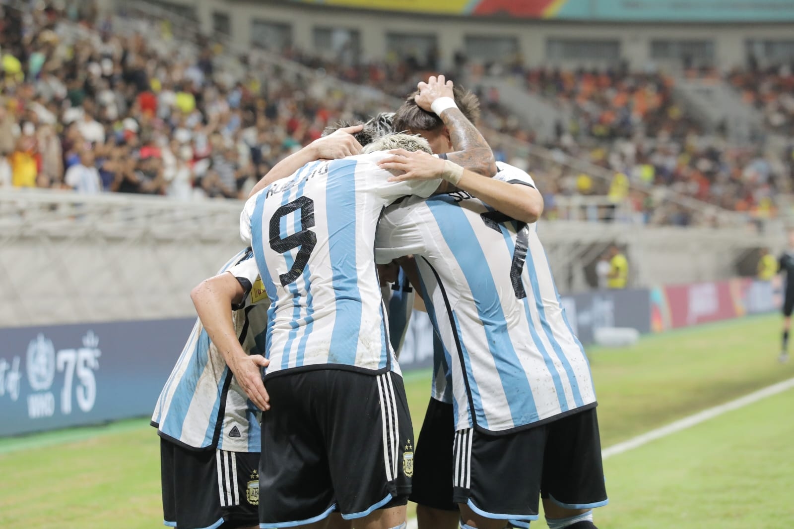 Piala Dunia U-17: Echeverri Hattrick, Argentina ke Semifinal Bungkam Brasil