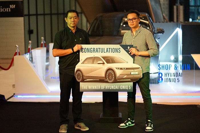 Pacific Place Mall Jakarta Bagi-Bagi Hyundai IONIQ 5 Kepada Pelanggan Setianya