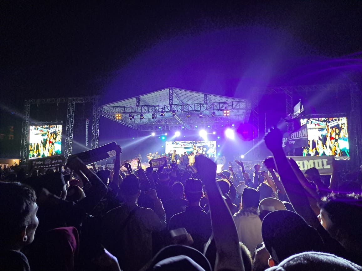 Lautan Manusia Banjiri Selawat Kebangsaan Kiai Muda Bersama Gus Ali Gondrong Di Pasuruan