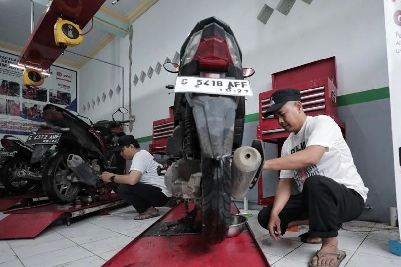 Servis Sepeda Motor Dan Ganti Oli Gratis Untuk Para Guru Swasta Di Tegal