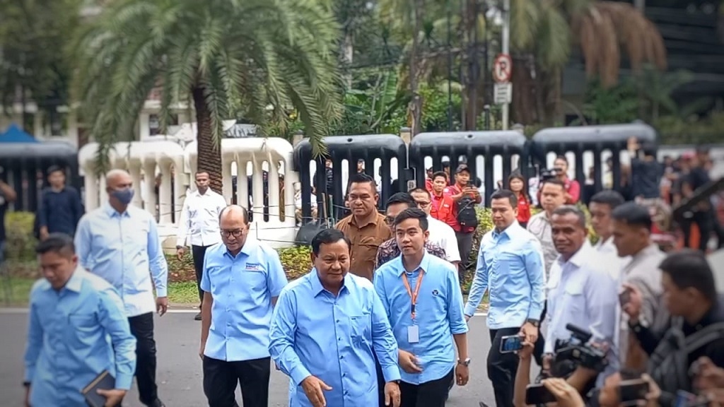 Kompak Berkemeja Biru, Prabowo-Gibran Siap Deklarasi Kampanye Pemilu Damai