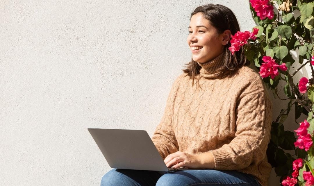 11 Tips Memadukan Fashion Untuk Pipi Chubby, Ternyata Kamu Enggak Boleh Pakai Baju Ini