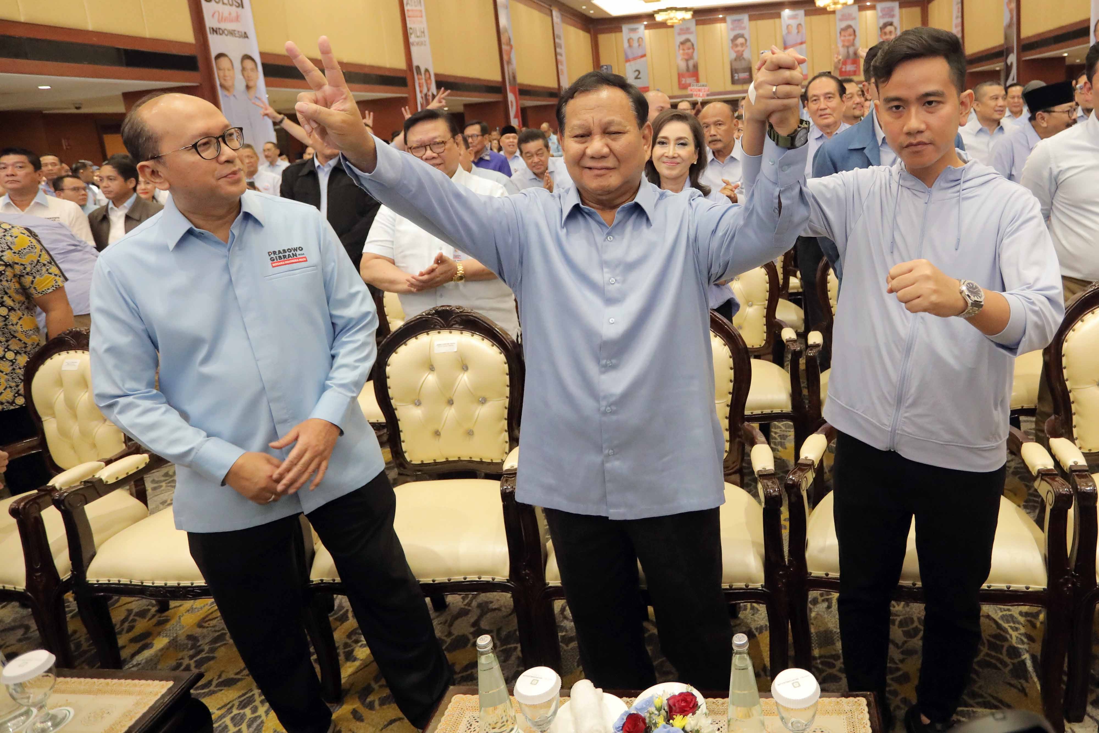 Disindir Anies Soal Joget, Prabowo: Emang Enggak Boleh?