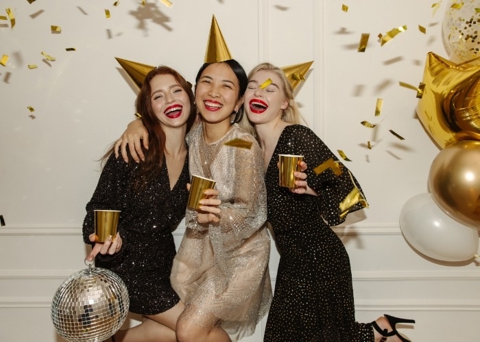 Bosan Akhir Tahun Gitu-gitu Saja, Ini 8 Kegiatan Menarik yang Bisa Dilakukan Bareng Bestie