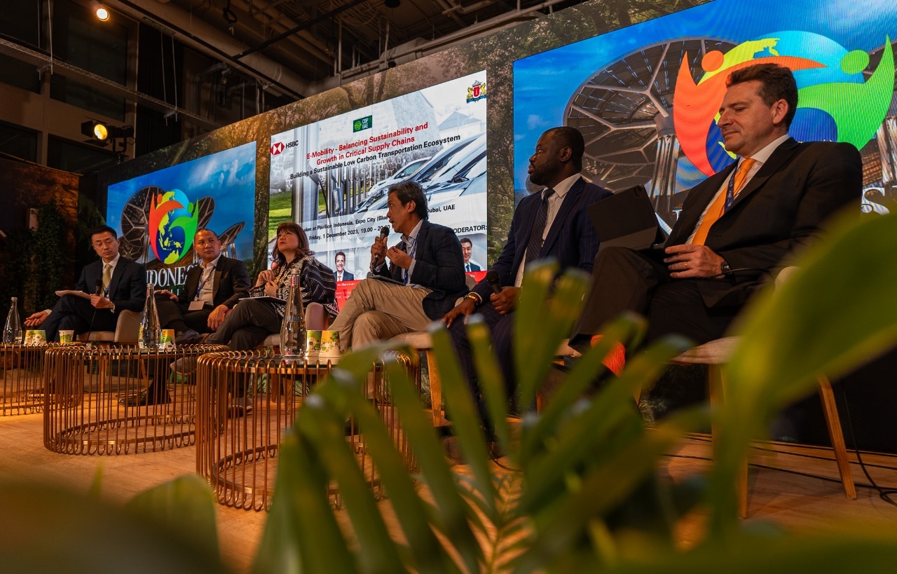 Pertamina NRE Sampaikan Pengembangan Ekosistem Kendaraan Listrik di COP28 Dubai