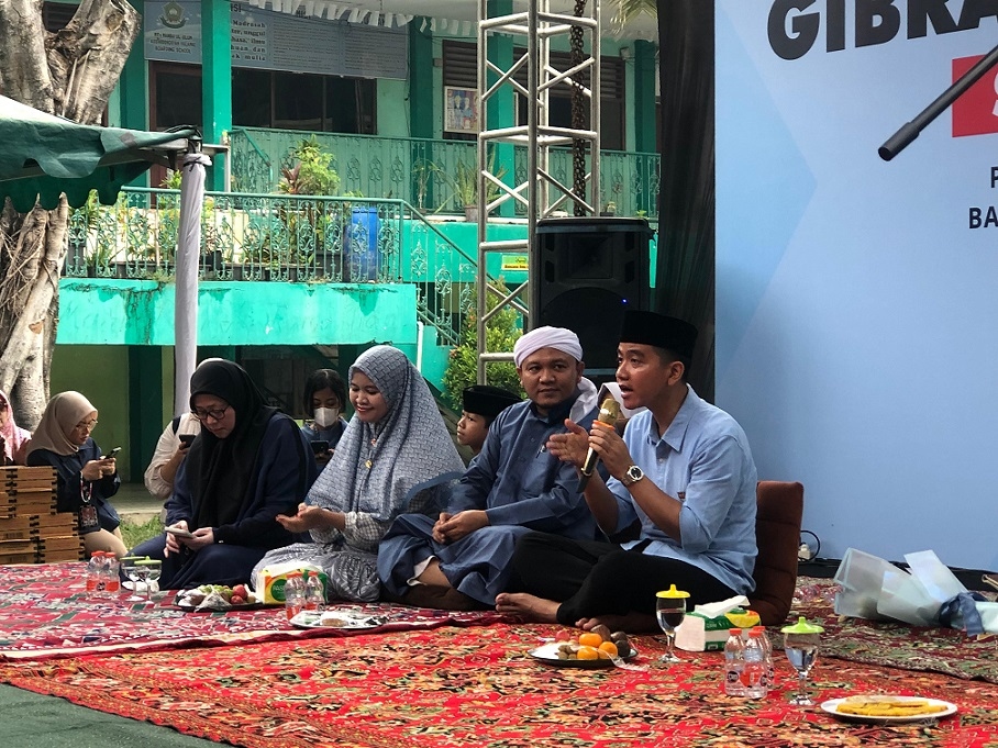 Sambangi Ponpes Asshiddiqiyah 2, Gibran Tak Ingin Santri Dipandang Sebelah Mata