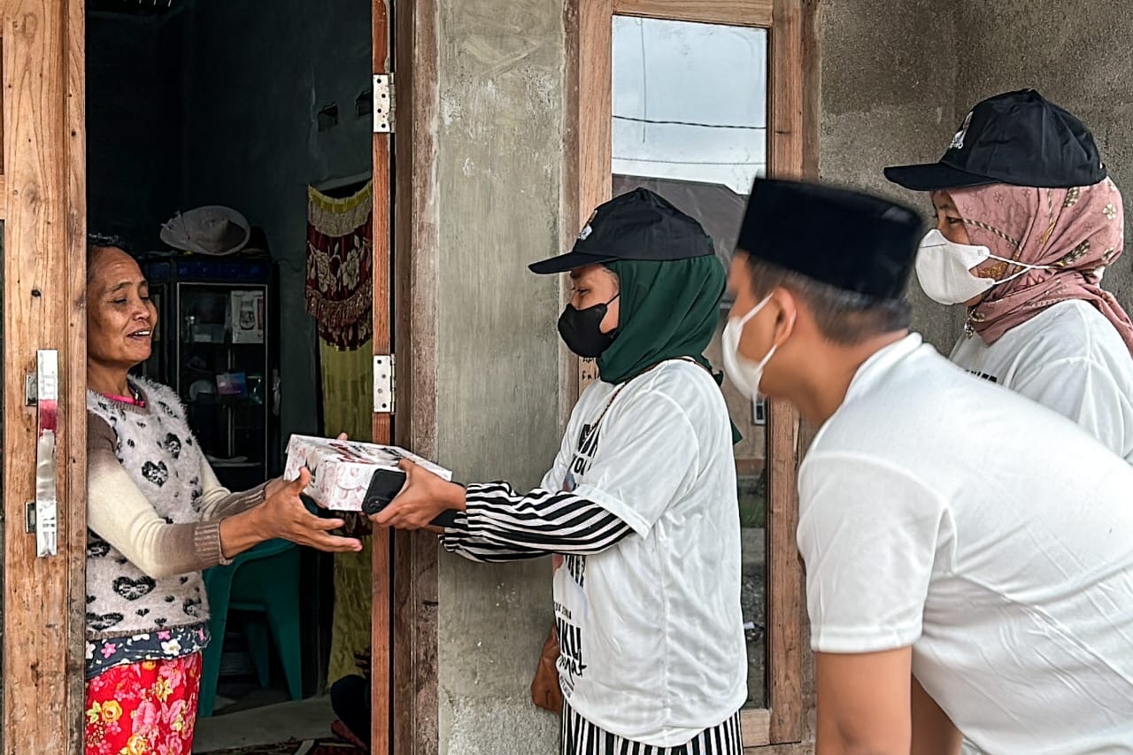 Peduli Kemanusiaan, Relawan Ganjar-Mahfud Sigap Bantu Korban Bencana Gunung Marapi Sumbar