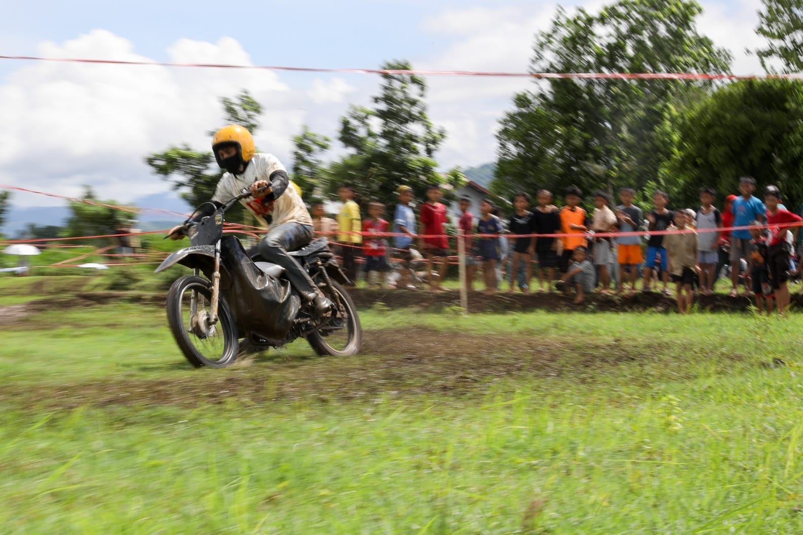 Rayakan Panen Melimpah, Gerakan Panrannuangku Adakan Lomba Balap Motor Ojek Gabah di Takalar