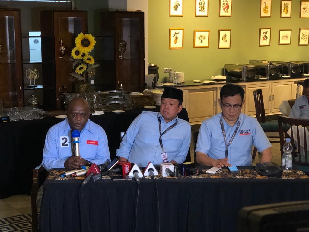 Tampil Humanis di Debat Perdana, TKN: Swing Voters Makin Yakin dengan Prabowo