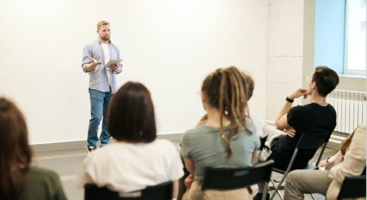 Mengenal Panelis di Acara Debat Capres, Apa Bedanya Dengan Moderator?