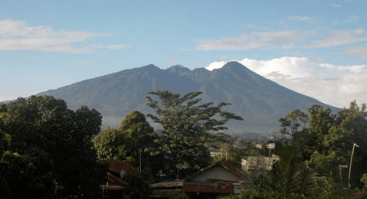 7 Fakta Menarik Gunung Salak, Terdapat Banyak Cerita Mistis yang Mengerikan dan Dipercaya Warga Sekitar