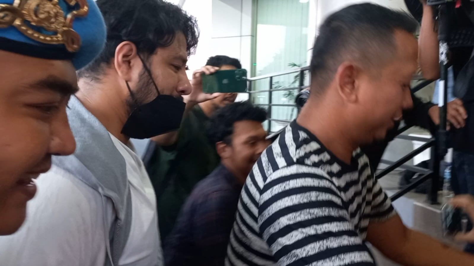 Benar Kan Neti...Irish Bella Sudah Duga Ammar Zoni Gunakan Narkoba Lagi