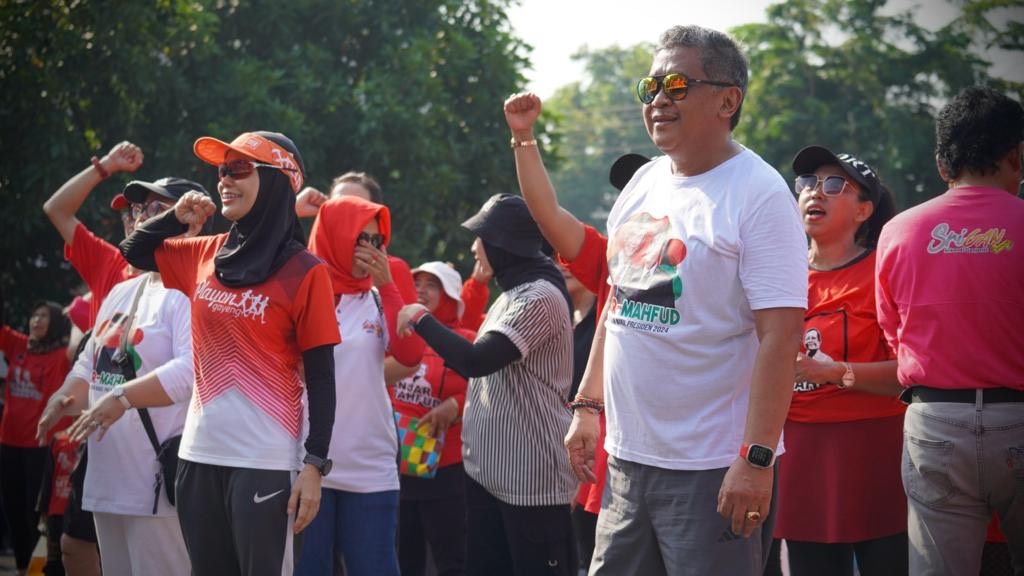 Kampanye Bareng, Siti Atikoh dan Hasto Sosialisasikan KTP Sakti