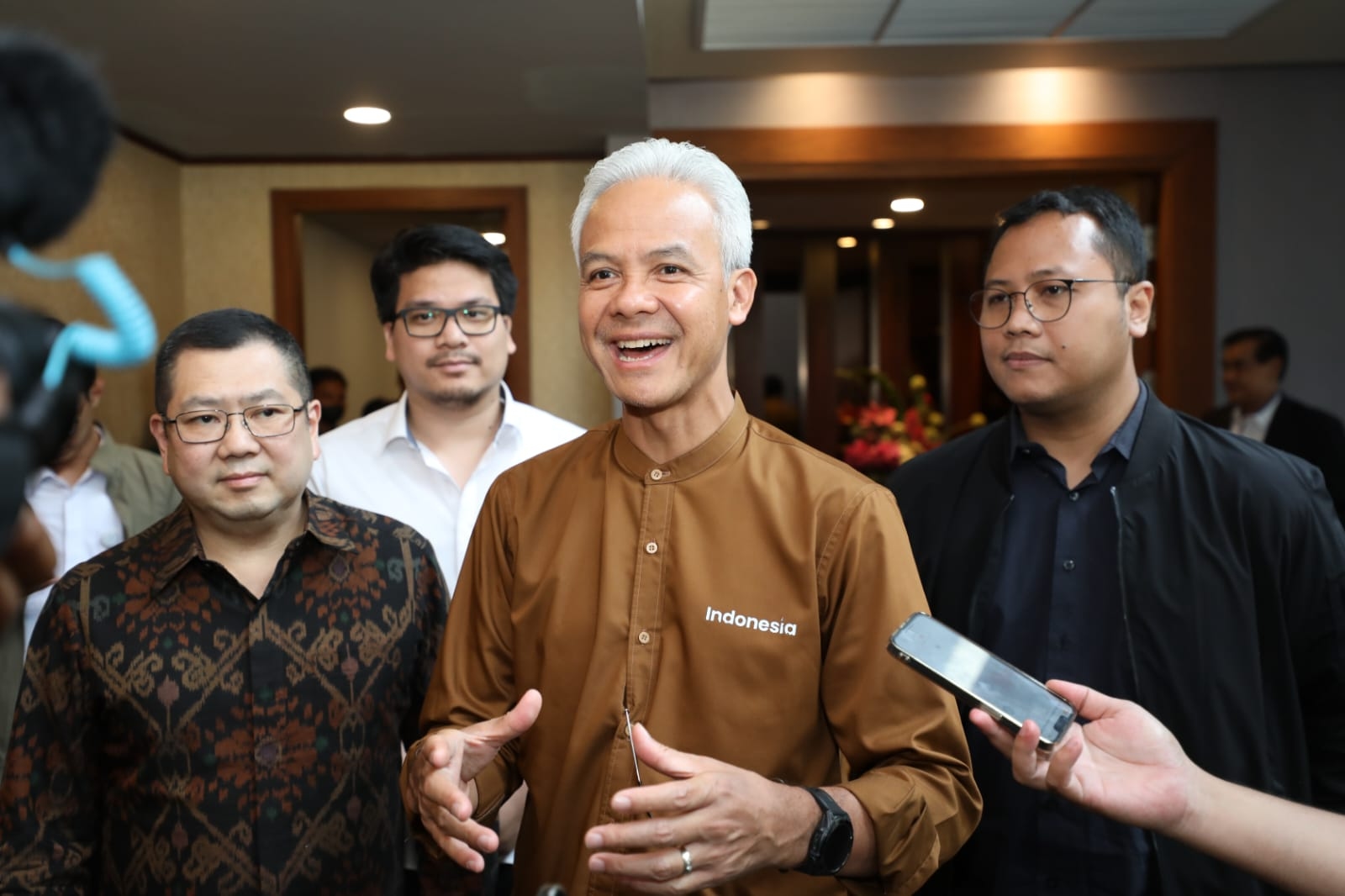 Ditemani Hary Tanoe, Ganjar Silaturahmi ke Pendeta Niko Njotorahardjo dan Mendapat Pesan Khusus