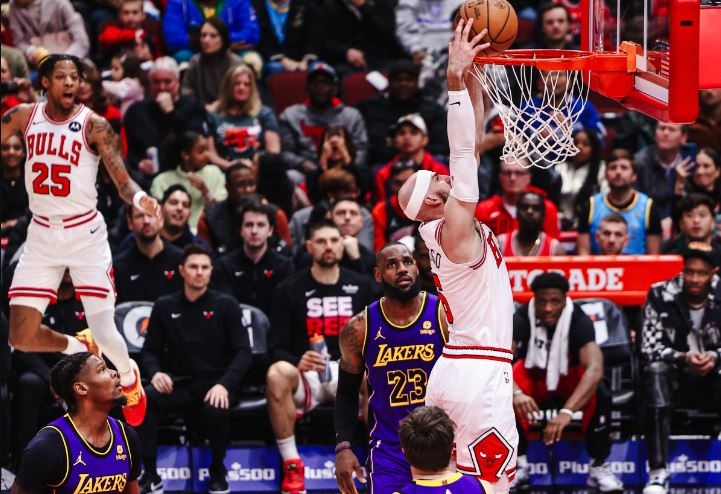 NBA Hari Ini: Menang di Kandang, Chicago Bulls Paksa Lakers Telan Tiga Kekalahan Beruntun