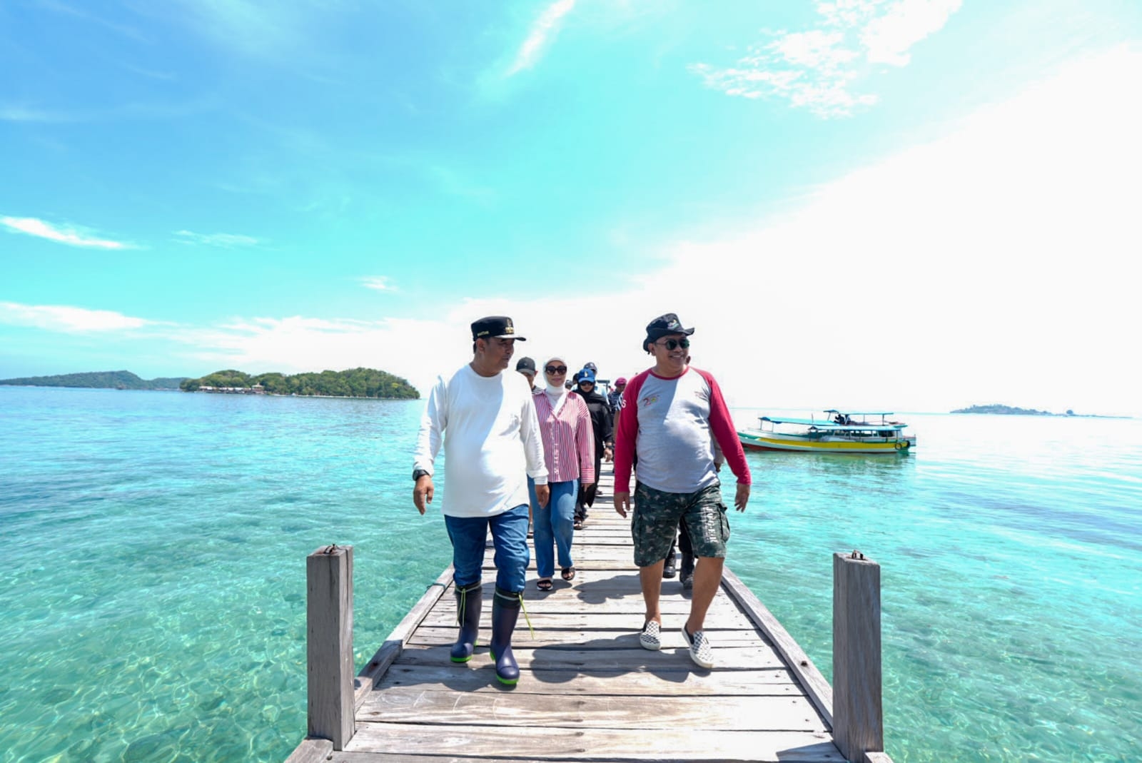 Kagumi Potensi Pulau Sembilan, Pj Gubernur Sulsel Ajak Forum CSR Salurkan Bantuan