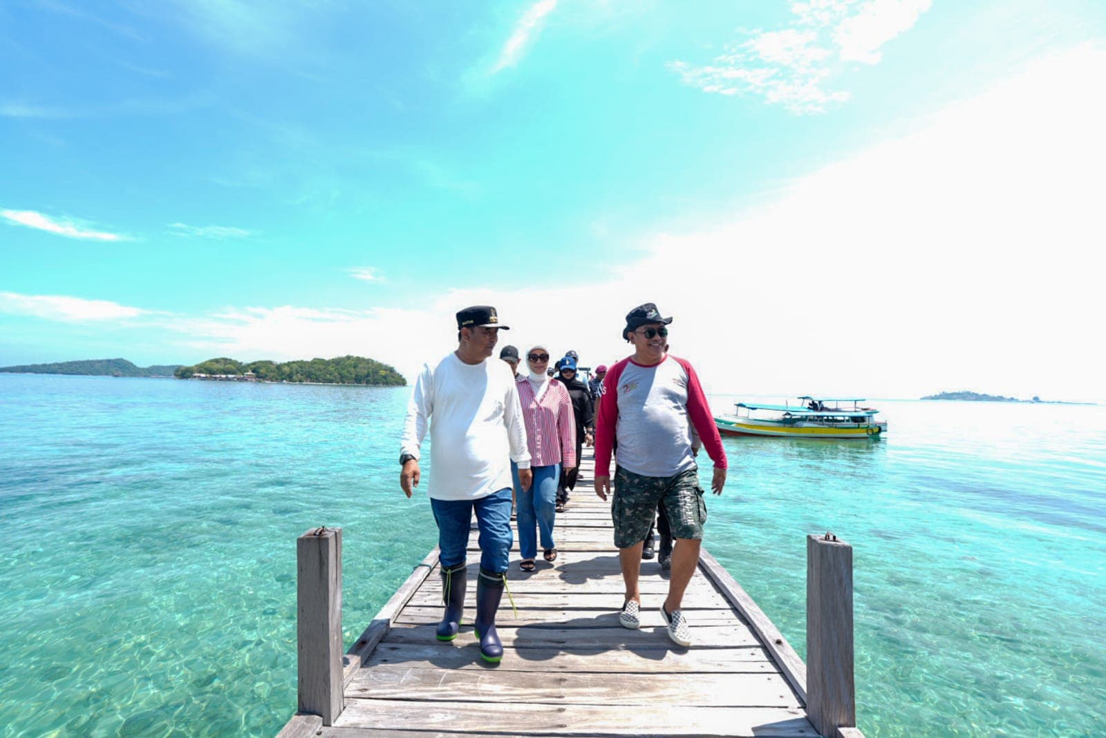 Kagumi Potensi Pulau Sembilan, Pj Gubernur Sulsel Ajak Forum CSR Salurkan Bantuan