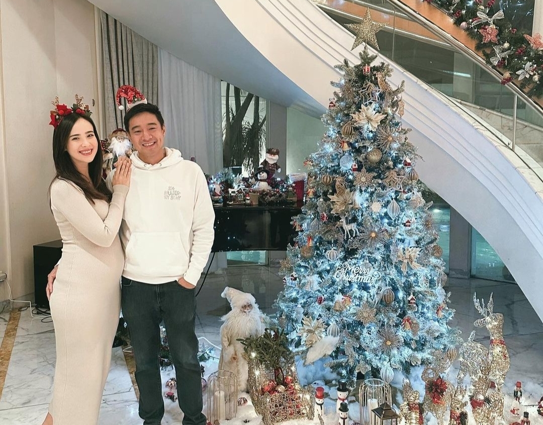 Pamela Bowie Umumkan Kehamilan Anak Pertama