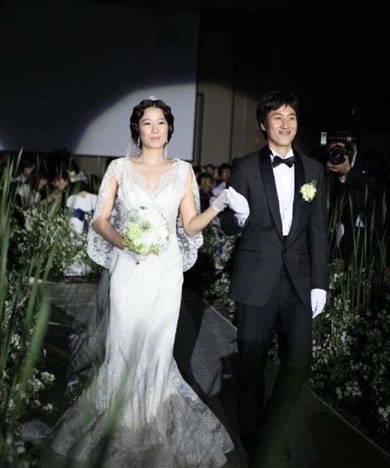 Profil Jeon Hye Jin, Istri dari Aktor Korea Lee Sun Kyun yang Bunuh Diri di Mobil