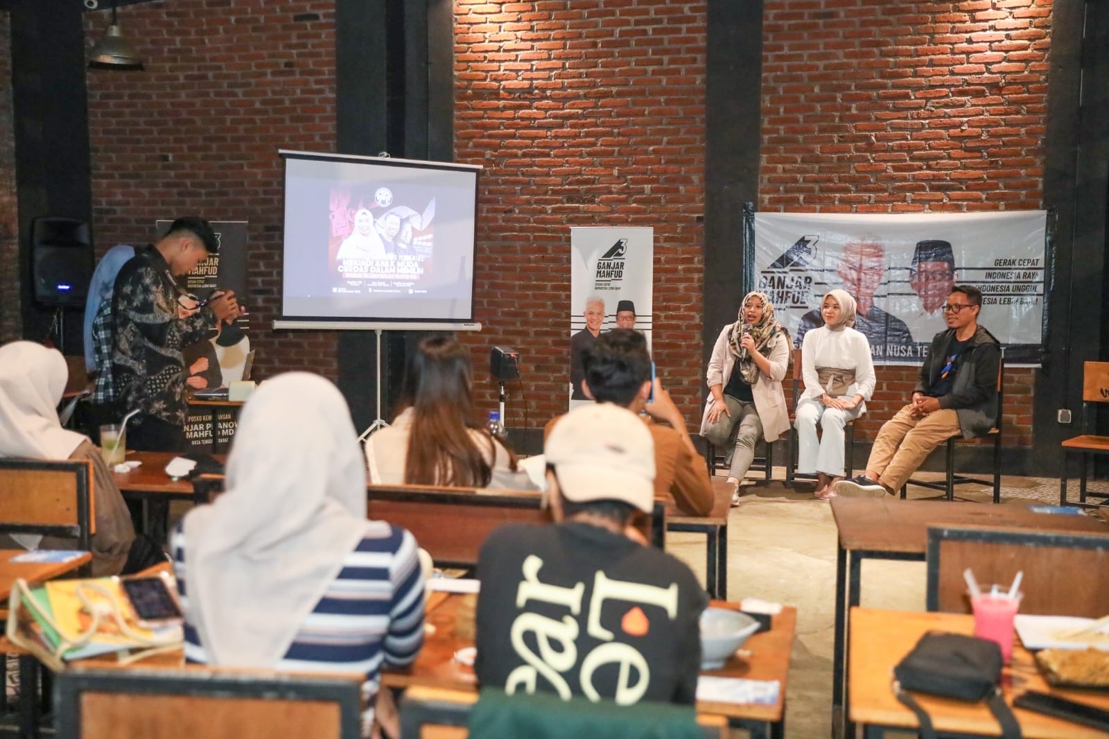 Bedah Film Bareng Gen Z dan Milenial, Relawan GAMA NTB Sampaikan Pesan Untuk Menjadi Pemilih Cerdas