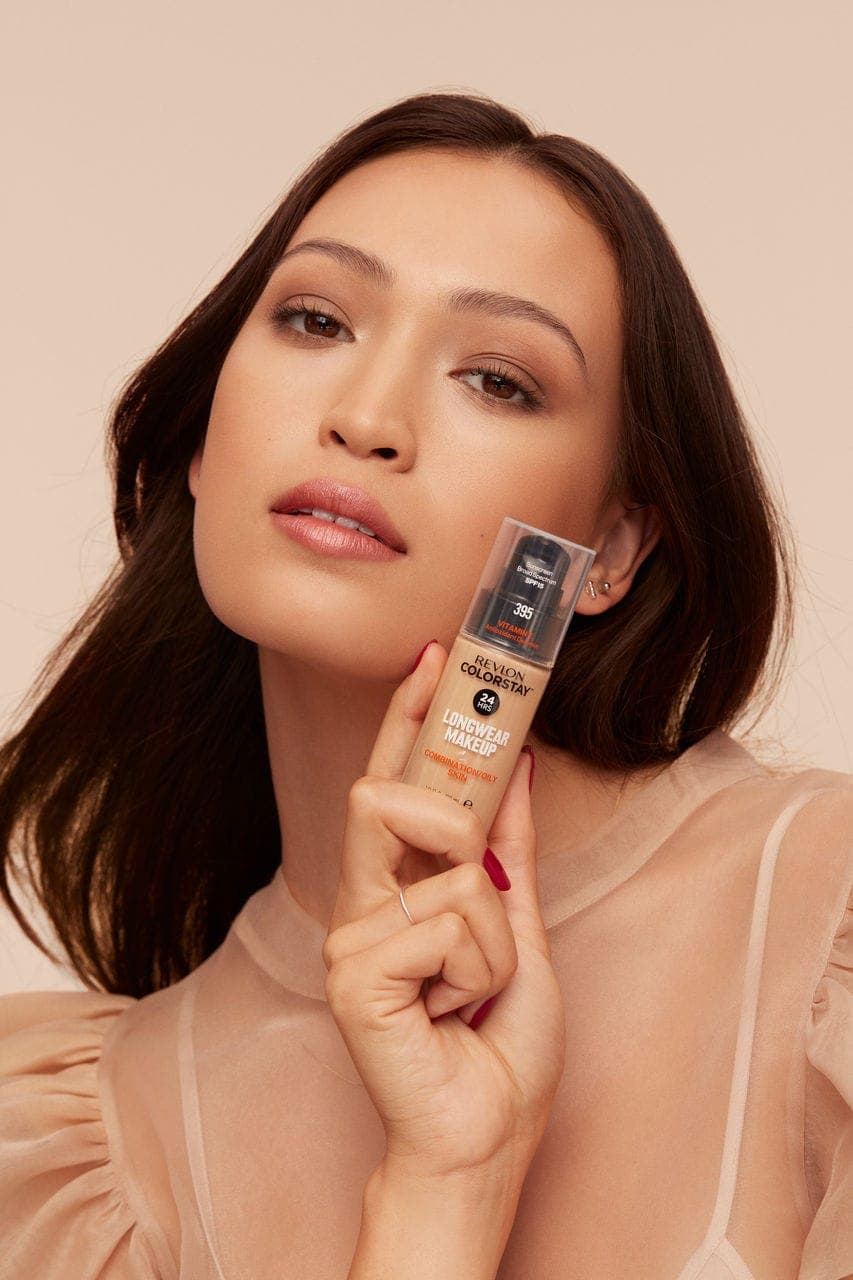 Tahan Make Up 24 Jam, Tenang Ada Revlon Colorstay Longwear