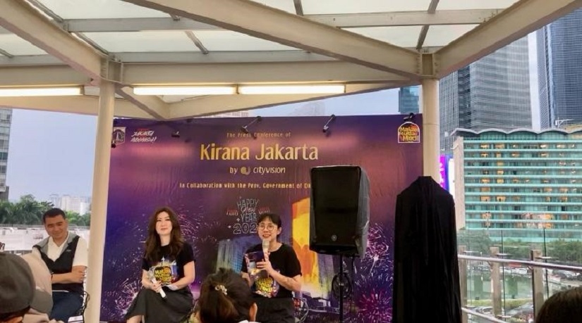 Pertunjukan Water Mist Dipadu Video Mapping Membuat Malam Tahun Baru di Bundaran HI Tambah Meriah