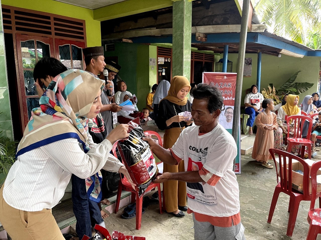 Inisiatif Crivisaya Ganjar Bantu Penuhi Kebutuhan Pangan Warga di Palembang