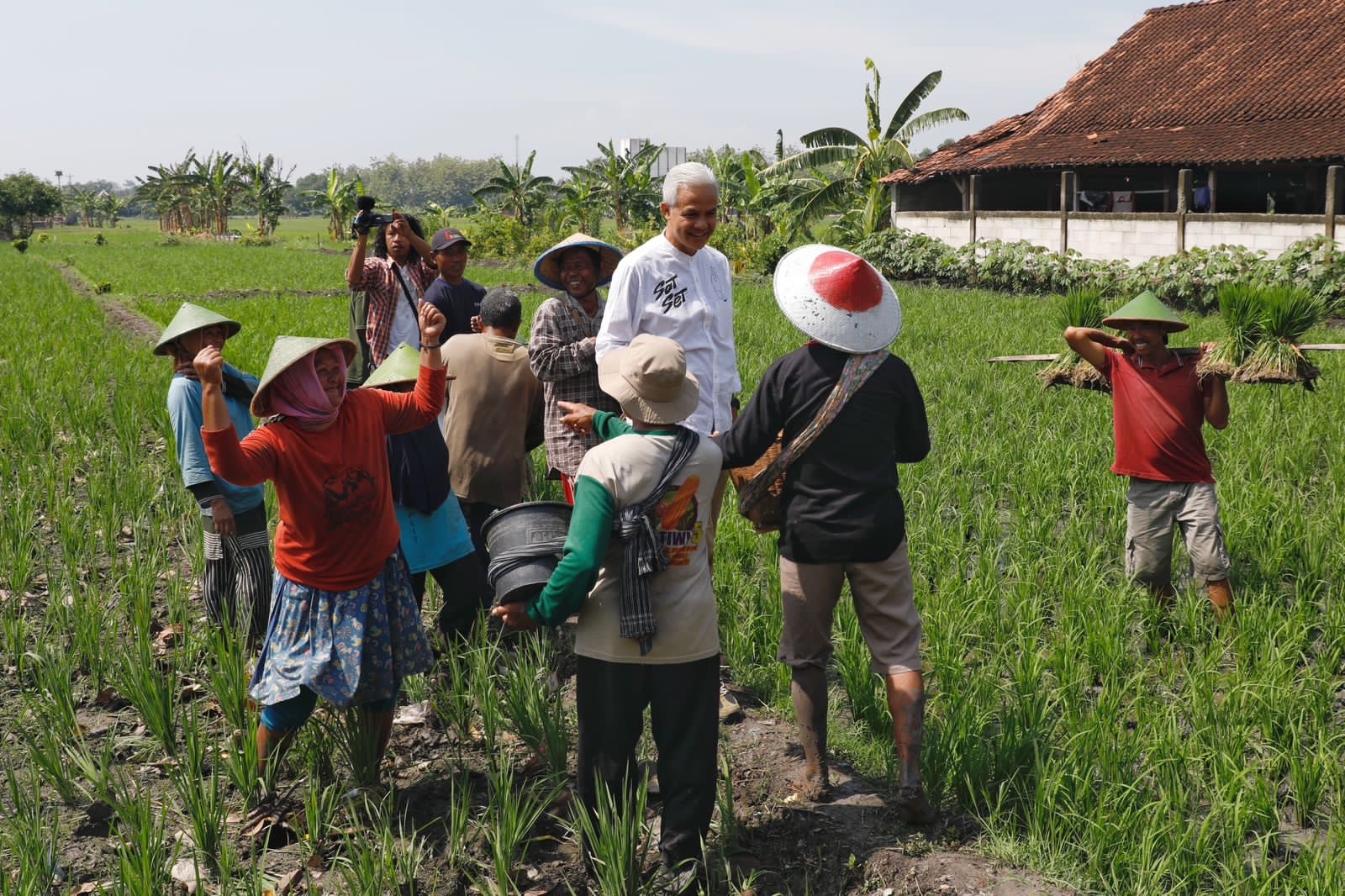Bertemu dengan Ribuan Petani Blora, Ganjar Ungkap Solusi ‘Sat-Set’ untuk Persoalan Pupuk Subsidi